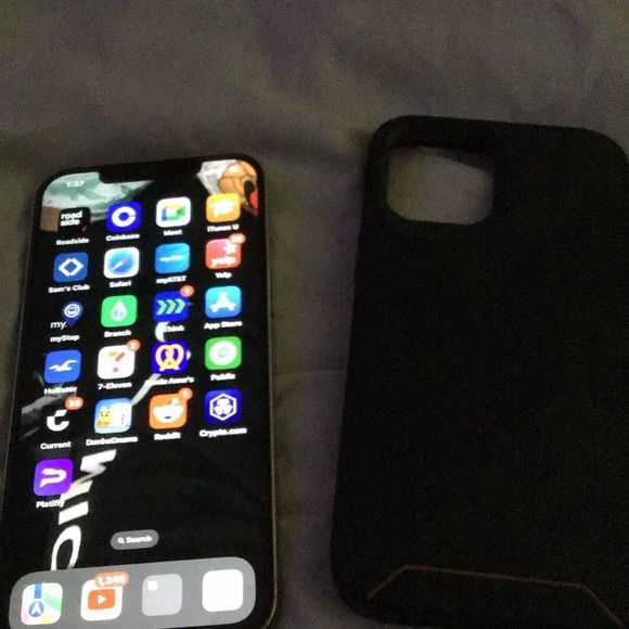 iPhone 12 MAX PRO PREOWNED 512G UNLOCKED MINOR WEAR BUT BEEN IN CASE - Picture 3 of 7